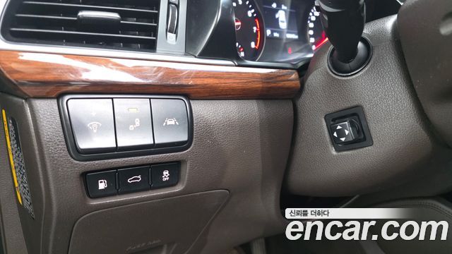 Kia K7 2016 — photo 26