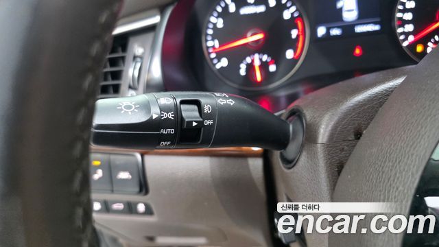 Kia K7 2016 — photo 27