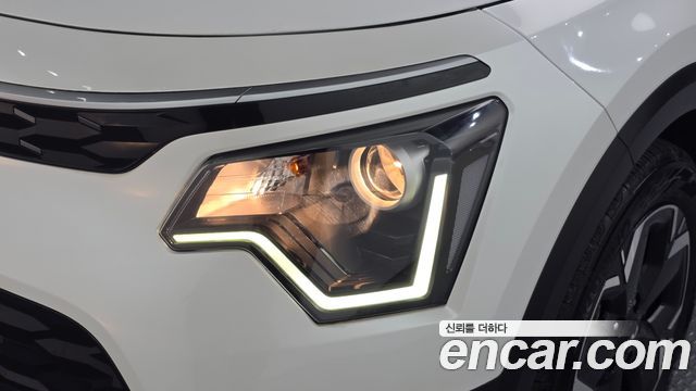 Kia Niro 2023 — photo 8