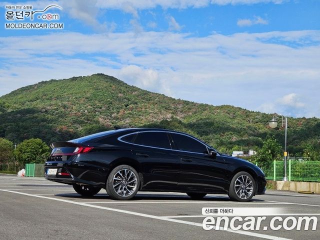 Hyundai Sonata 2022 — photo 2