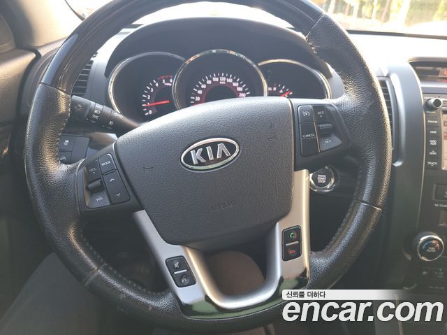 Kia Sorento 2010 — photo 11