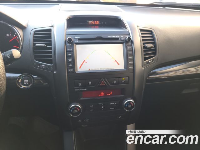 Kia Sorento 2010 — photo 12
