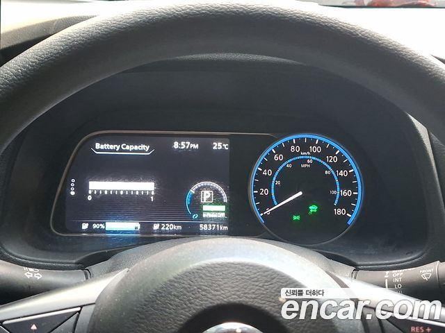 Nissan Leaf 2019 — photo 18