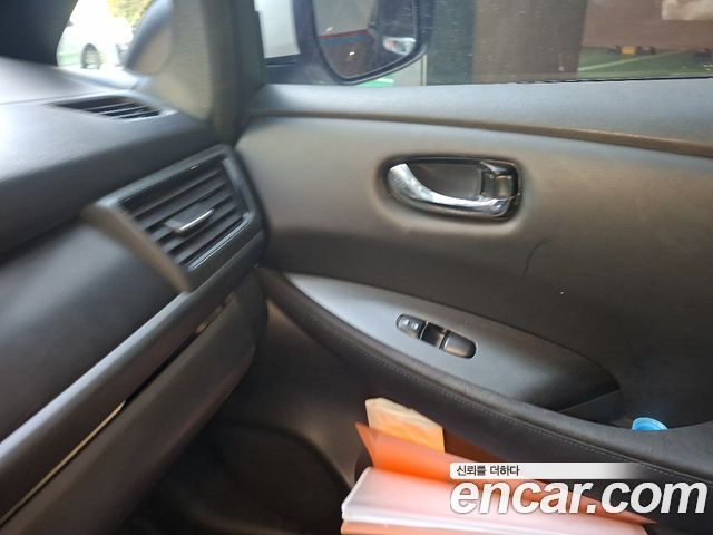 Nissan Leaf 2019 — photo 13