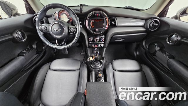 Mini Cooper 2018 — photo 10