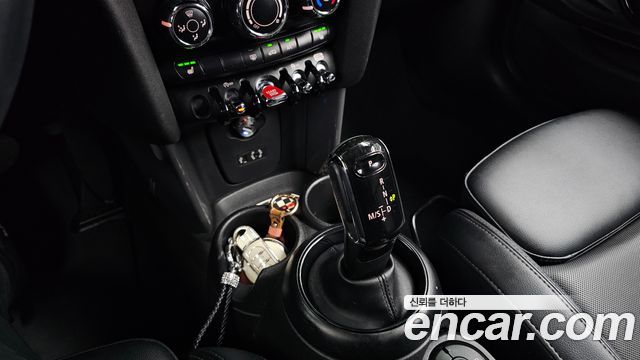 Mini Cooper 2018 — photo 12