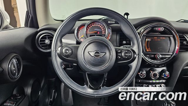 Mini Cooper 2018 — photo 18