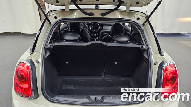 Mini Cooper 2018 — photo 23