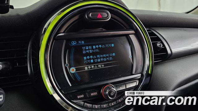 Mini Cooper 2018 — photo 24