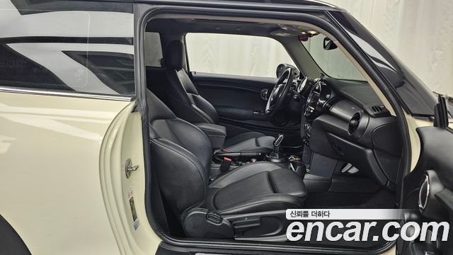 Mini Cooper 2018 — photo 16