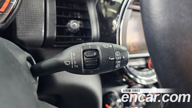 Mini Cooper 2018 — photo 27