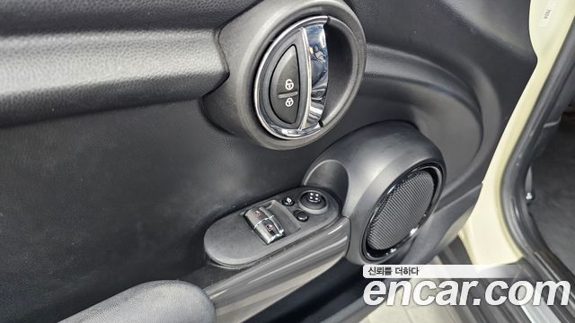 Mini Cooper 2018 — photo 29