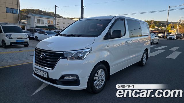 Hyundai Starex 2019 — photo 1