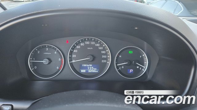 Hyundai Starex 2019 — photo 17