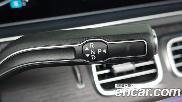 Mercedes-Benz GLE-Class 2024 — photo 9