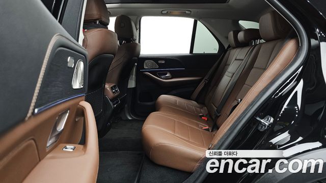 Mercedes-Benz GLE-Class 2024 — photo 11