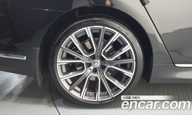BMW 7-Series 2022 — photo 5