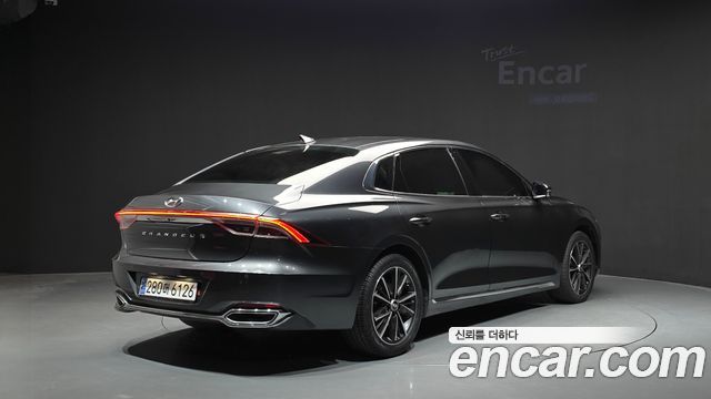Hyundai Grandeur 2023 — photo 2