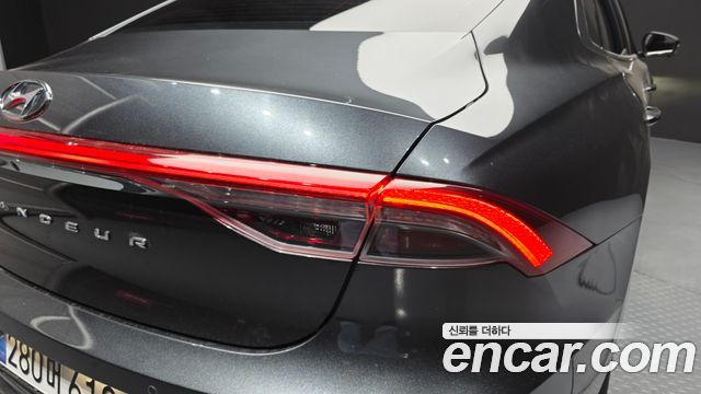 Hyundai Grandeur 2023 — photo 9