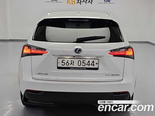 Lexus NX 2016 — photo 3