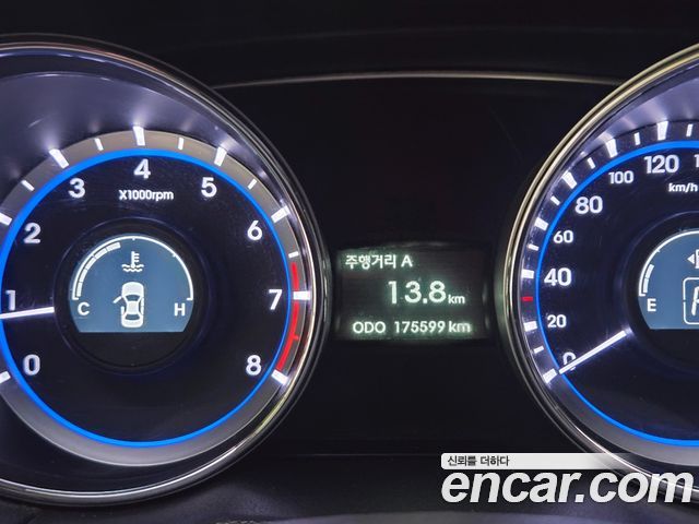 Hyundai Sonata 2014 — photo 13