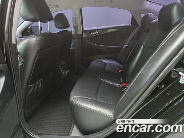 Hyundai Sonata 2014 — photo 16