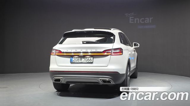 Lincoln Nautilus 2022 — photo 4