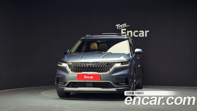 Kia Canival 2023 — photo 3