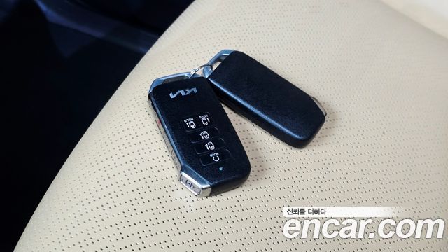 Kia Canival 2023 — photo 17