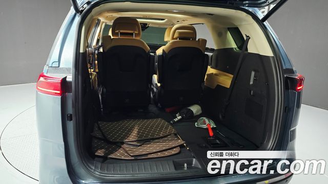Kia Canival 2023 — photo 19