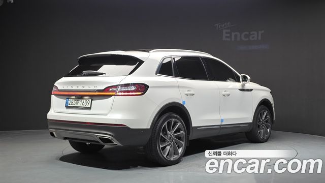 Lincoln Nautilus 2022 — photo 2