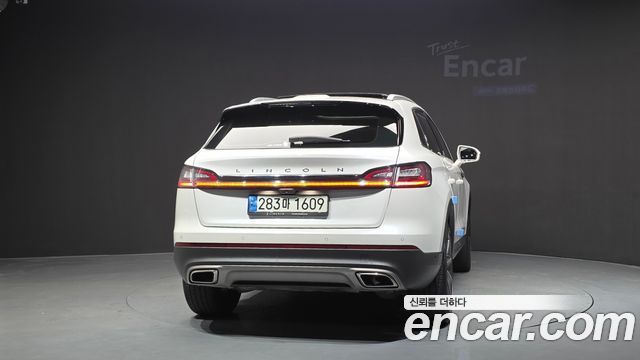 Lincoln Nautilus 2022 — photo 4