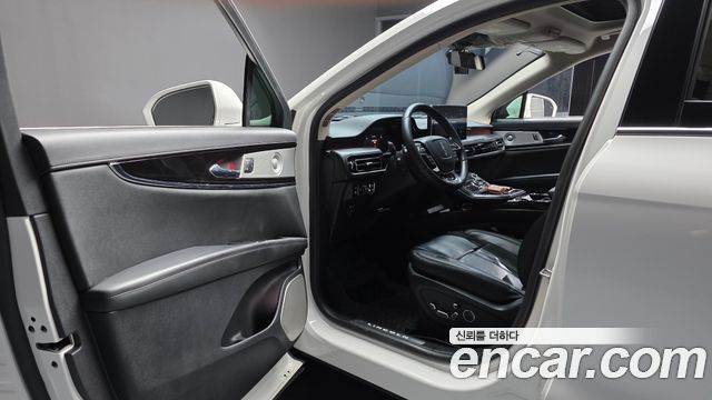 Lincoln Nautilus 2022 — photo 13