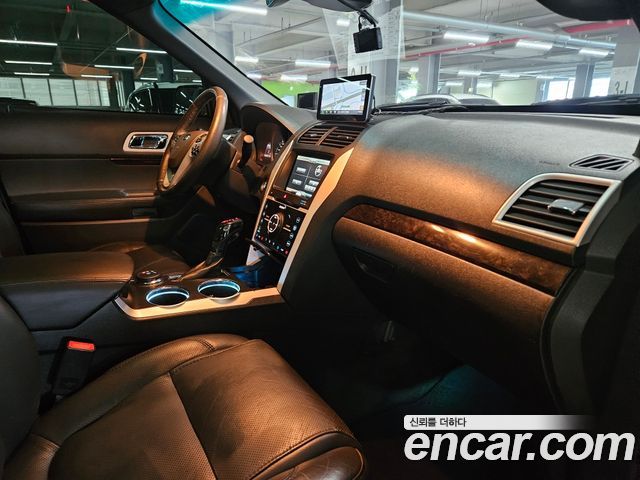 Ford Explorer 2014 — photo 12