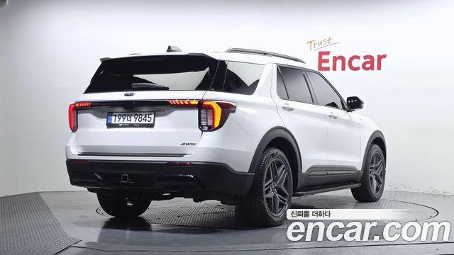 Ford Explorer 2025 — photo 2