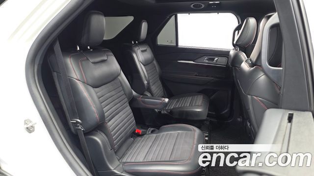 Ford Explorer 2025 — photo 12