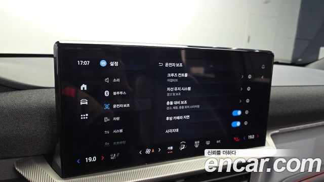 Ford Explorer 2025 — photo 16