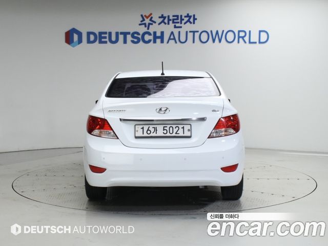 Hyundai Accent 2012 — photo 4
