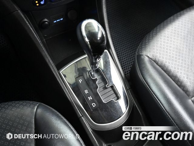 Hyundai Accent 2012 — photo 9