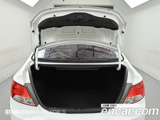 Hyundai Accent 2012 — photo 19
