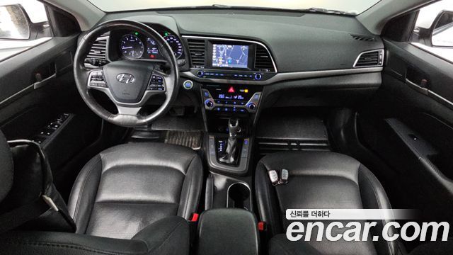 Hyundai AVANTE 2016 — photo 10