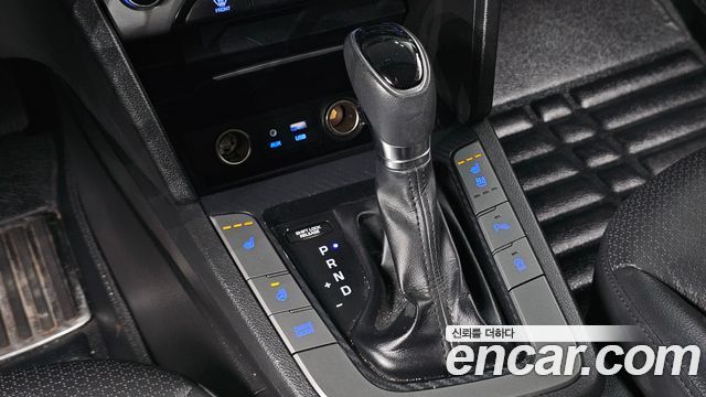 Hyundai AVANTE 2016 — photo 12