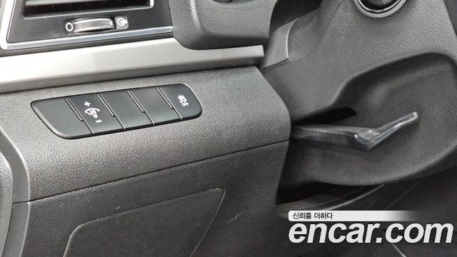 Hyundai AVANTE 2016 — photo 19