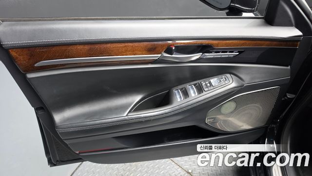 Genesis EQ900 2016 — photo 14