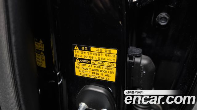 Genesis EQ900 2016 — photo 31