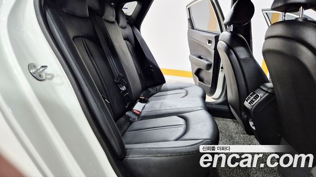 Kia K5 2016 — photo 14