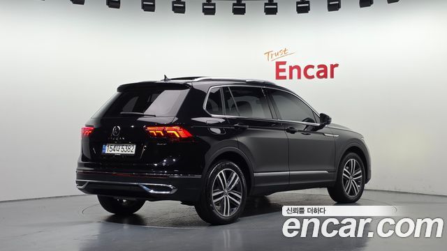 Volkswagen Tiguan 2023 — photo 2