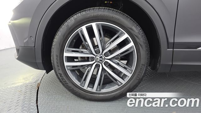 Volkswagen Tiguan 2023 — photo 5