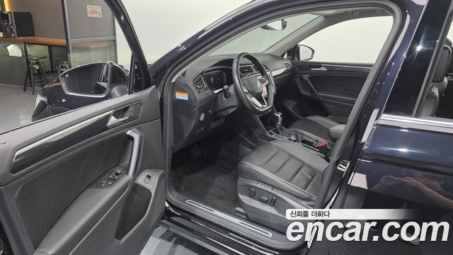 Volkswagen Tiguan 2023 — photo 10