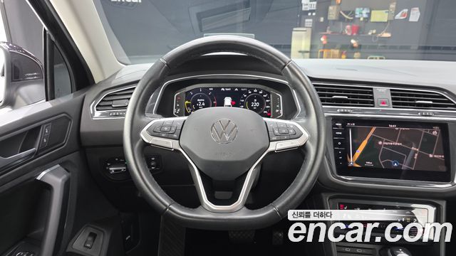 Volkswagen Tiguan 2023 — photo 13